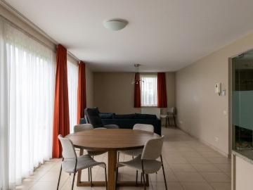 Gelijkvloers appartement met 2 slaapkamers en staanplaats