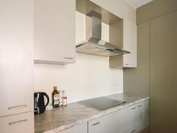 GELIJKVLOERS APPARTEMENT MET 2 SLAAPKAMERS IN MARIABURG