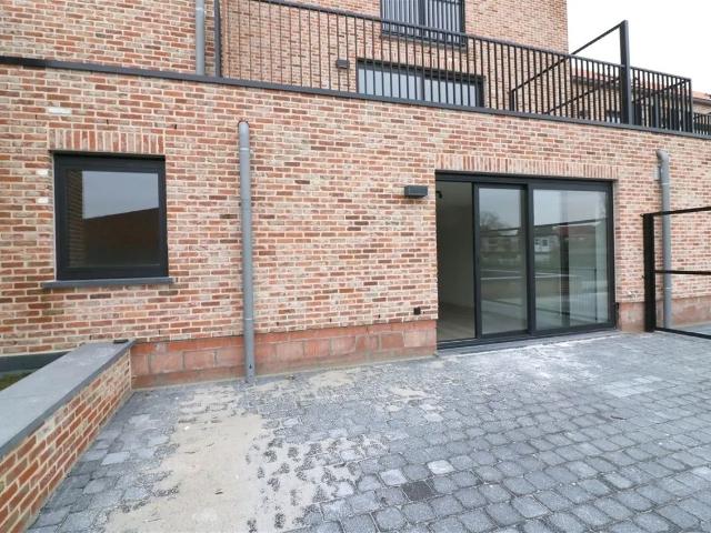 Gelijkvloers appartement met 2 slpk terras en autostaanplaats te Zichem