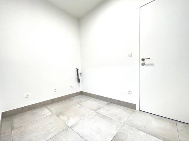 Gelijkvloers appartement met 3 slpks, terras, tuin en garage