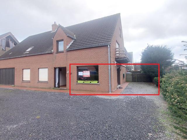 Gelijkvloers appartementje met 1 slaapkamer, terrasje en parkeerplaats