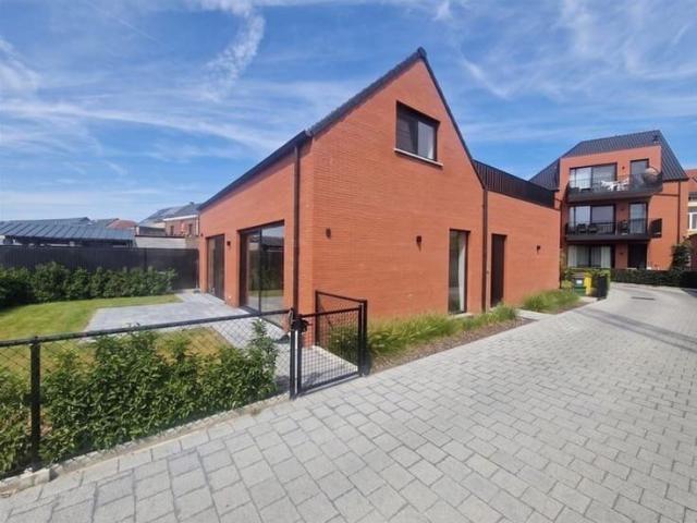 Gelijkvloers duplex appartement 132m², 2 slpk, terras + tuin