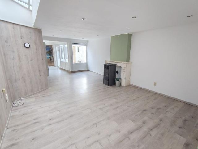 Gelijkvloers één slaapkamer huis met garage