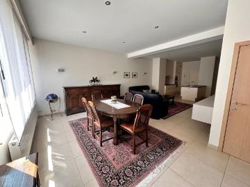 Gelijkvloers instapklaar appartement met 2 slaapkamers op centrale ligging