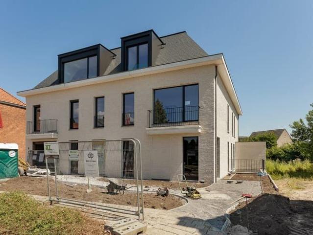 Gelijkvloers nieuwbouwappartement met terras en tuin 112m²