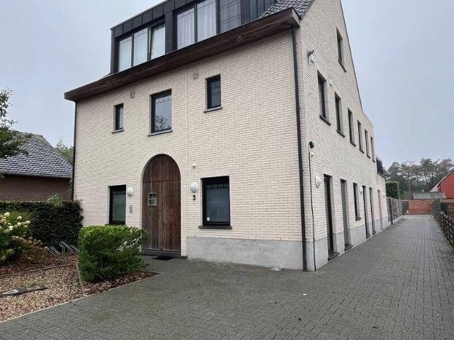 Gelijkvloersappartement met 1 slaapkamer en staanplaats
