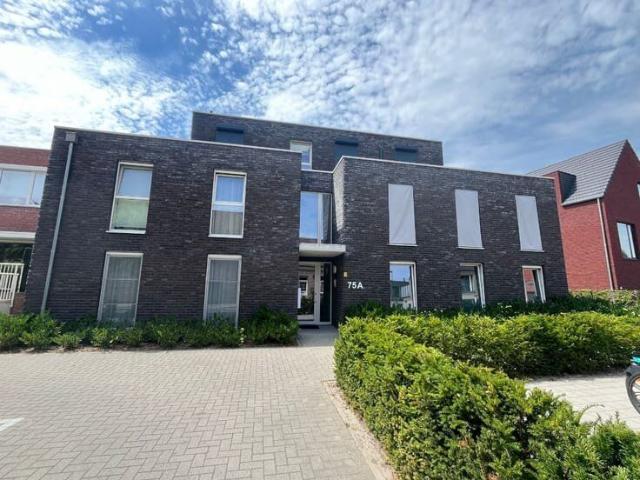 Gelijkvloersappartement met 2 slaapkamers in centrum Meer