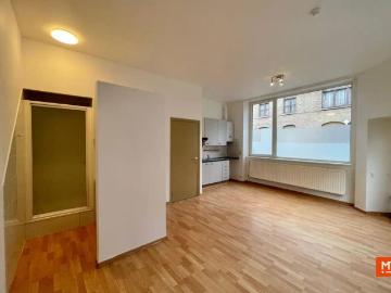 Gelijkvloerse studio te huur