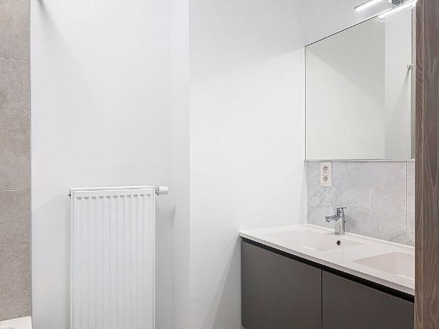 Gelijkvloerse verdieping met twee slaapkamers in Courcelles Trazegnies