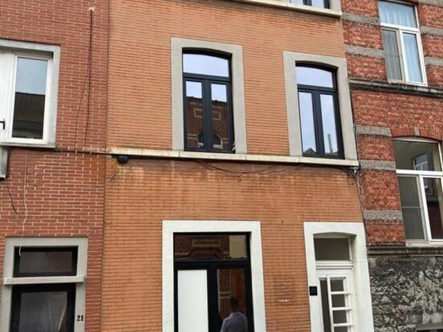 Gelijlvloers appartement met ruim terras