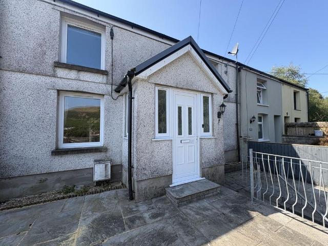 Gelli CF41 3 bed terraced house to rent £800 pcm £185 pw