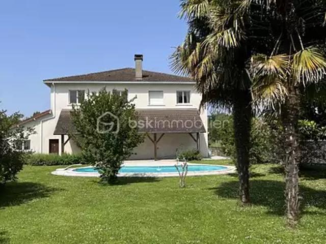 Gelos 64110 Achat / Vente maison 9 pièces t9 piscine terrasse