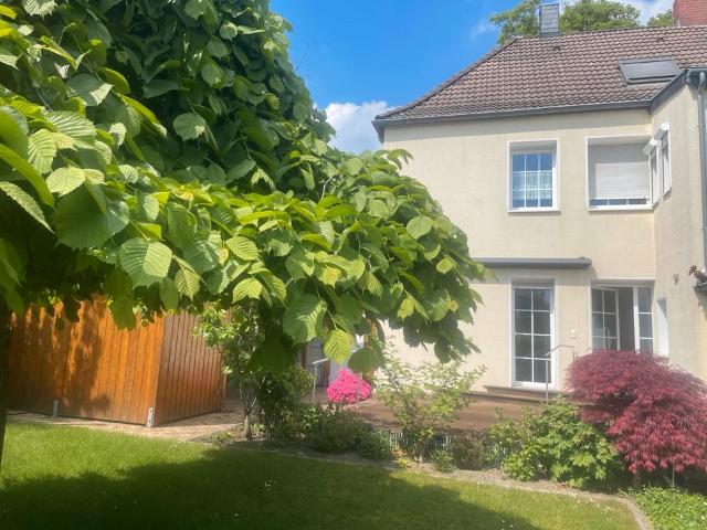 Gepfl. EFH provisionsfrei 7 Zimmer mit mgl. Einliegerwhng