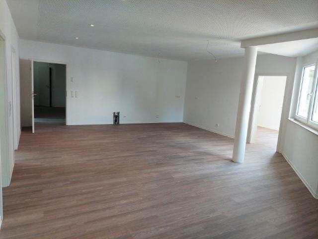 Gepflege 4,5 Zi. EG Wohnung mit Garage