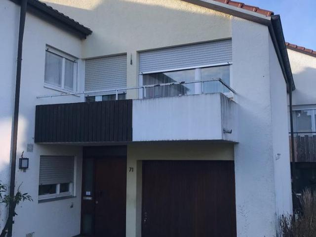 Gepfleges Reihenmittelhaus mit 5 Zimmern in Backnang