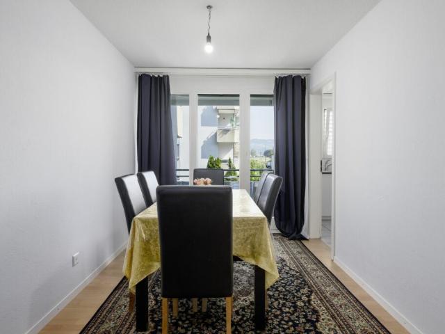 Gepflegte 3.5 Zimmer Wohnung mit zwei Balkonen