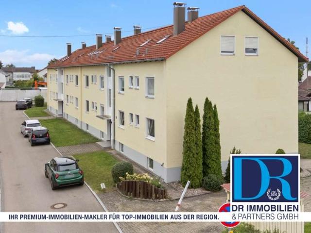 Gepflegte 3 Zi Whg mit Einzelgarage, Südbalkon und großzügigen Kellerraum