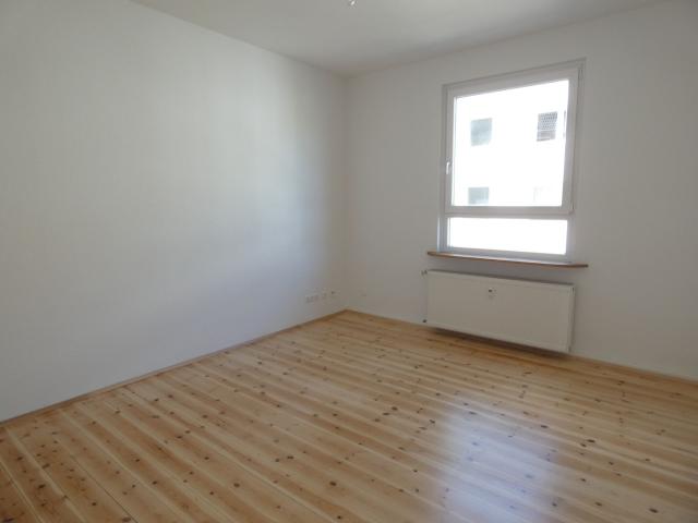 Gepflegte 3 Zi Altbauwohnung mit Loggia im beliebten Luisenhof