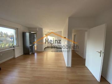 Gepflegte 3 Zimmerwohnung mit Balkon und Garage und Einbauküche in TOP Lage von Bergisch Gladbach Hand