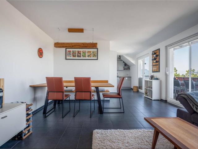 Gepflegte 3 Zimmerwohnung mit Balkon und großzügigem Dachboden