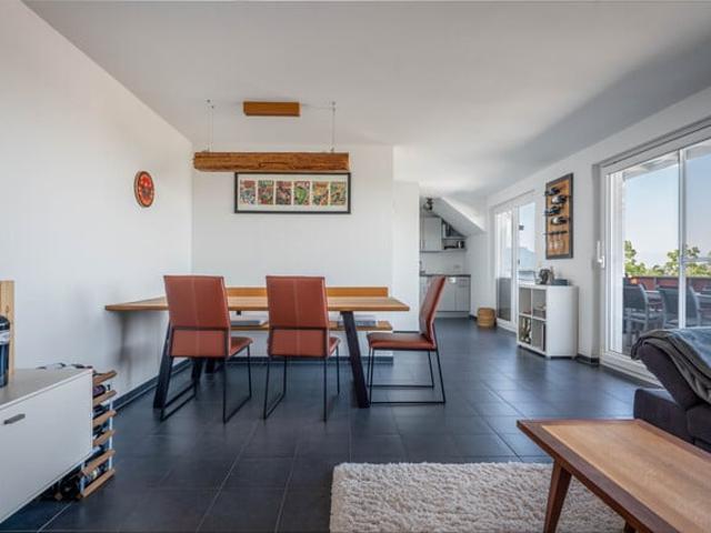 Gepflegte 3 Zimmerwohnung mit Balkon und großzügigem Dachboden