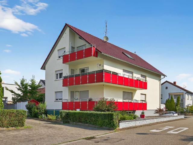 Gepflegte 3 Zimmer Dachgeschosswohnung mit Balkon und Stellplatz!