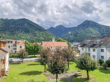 Dachgeschosswohnung mit Loggia und herrlichem Bergblick!