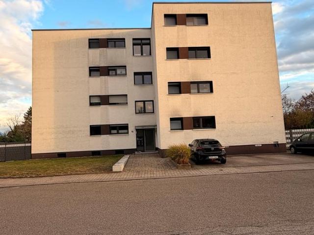 Gepflegte 3 Zimmer Eigentumswohnung mit Einbauküche