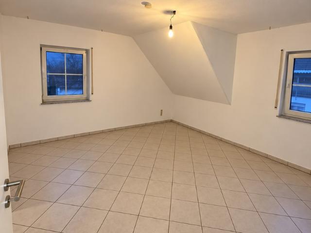 Gepflegte 3 Zimmer Eigentumswohnung mit Einbauküche und Stellplatz in Büdingen Rinderbügen
