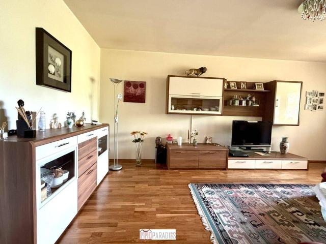Gepflegte 3 Zimmer Eigentumswohnung mit Südwest Loggia und Tiefgaragenplatz in ruhiger Lage von Baden