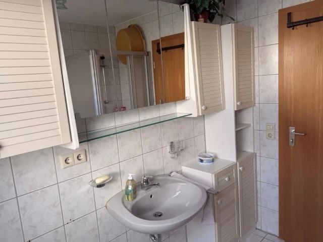 Gepflegte 3 Zimmer Erdgeschosswohnung mit Garten, Balkon & Tiefgaragenstellplatz in Rutesheim –