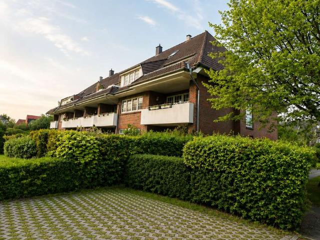 gepflegte 3 Zimmer ETW mit West Balkon, Duschbad mit Fenster und PKW Stellplatz