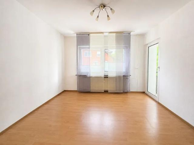 Gepflegte 3 Zimmer Etagenwohnung mit Loggia, Kellerraum und Außenstellplatz in Kamen Heeren