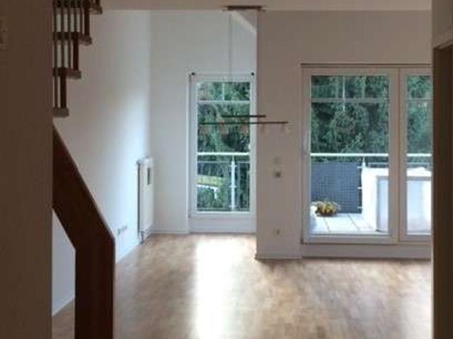 Gepflegte 3 Zimmer Maisonette Wohnung mit Balkon und EBK in Bad Nauheim