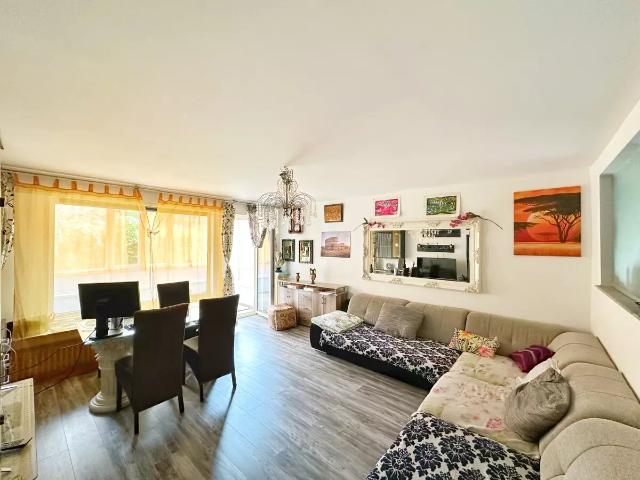 Gepflegte 3 Zimmer Souterrainwohnung mit Wintergarten und guter Raumaufteilung!