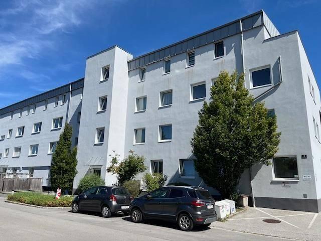 Gepflegte 3 Zimmer Wohnung im Trauner Stadtzentrum!