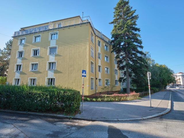 Gepflegte 3 Zimmer Wohnung in Wien 1130 sofort verfügbar