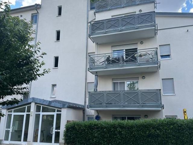 Gepflegte 3 Zimmer Wohnung in Leonberg mit 2 TG Stellplätze