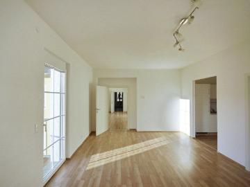 gepflegte 3 Zimmer Wohnung mit Balkon nahe Horn