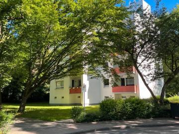 Gepflegte 3 Zimmer Wohnung mit Balkon im Park in Bad Homburg