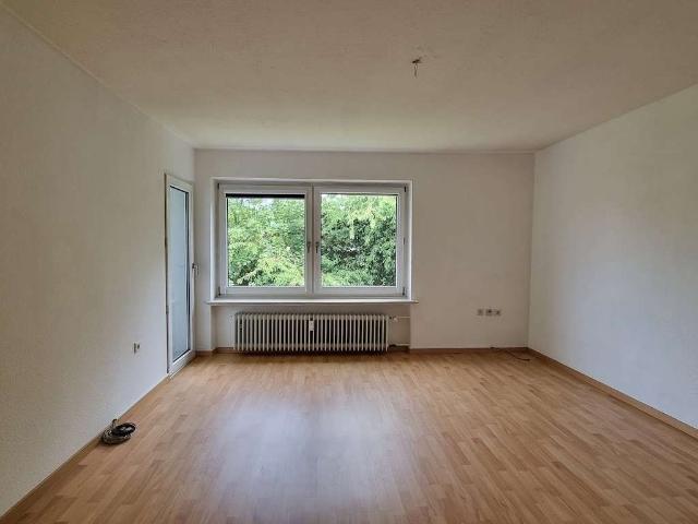 Gepflegte 3 Zimmer Wohnung mit Balkon in ruhiger Lage