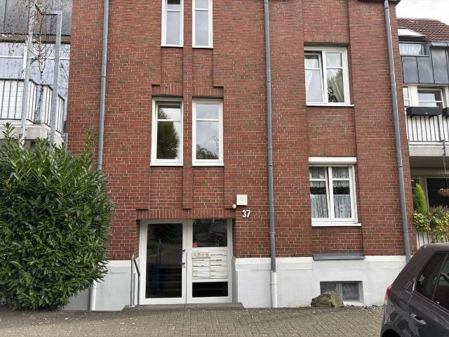 Gepflegte 3 Zimmer Wohnung mit Balkon in schöner Lage Bezugsfrei