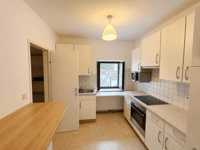 Gepflegte 3 Zimmer Wohnung mit Einbauküche & Stellplatz