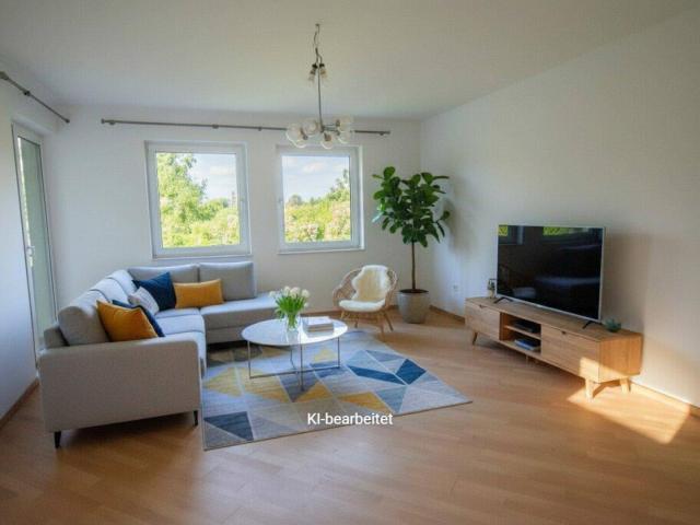 Gepflegte 3 Zimmer Wohnung mit Loggia & Parkplatz in absoluter Ruhelage!
