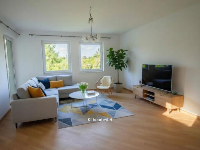 Gepflegte 3 Zimmer Wohnung mit Loggia & Parkplatz in absoluter Ruhelage!