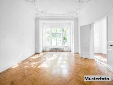 Gepflegte 3 Zimmer Wohnung mit Loggia