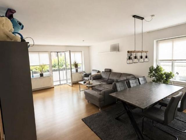 Gepflegte 3 Zimmer Wohnung mit Südbalkon & Garage