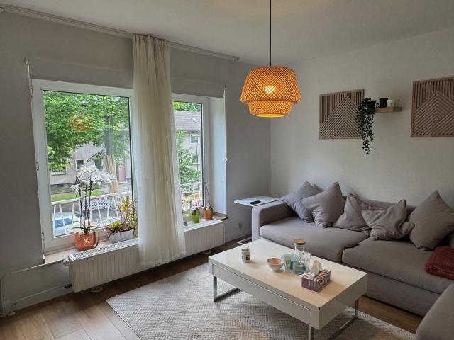 Gepflegte 3 Zimmer Wohnung mit Tageslichtbad
