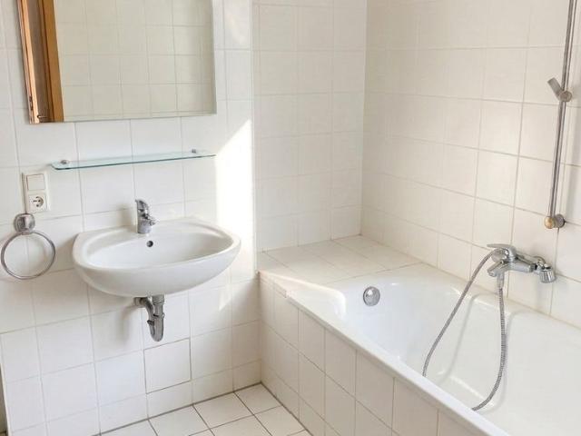 Gepflegte 3 Raumwohnung im 3. OG | Bad mit Badewanne & WMA | offene Küche