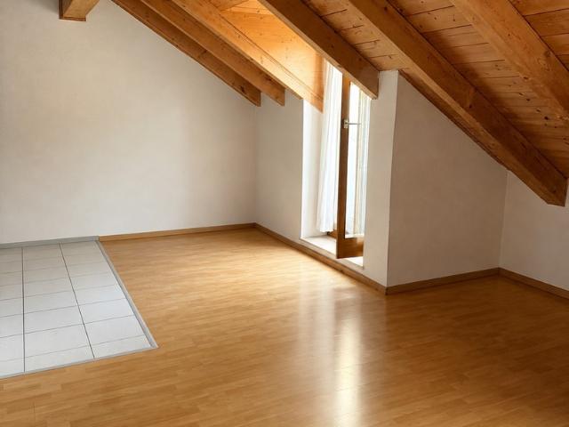 Gepflegte 1 Zimmerwohnung mit Tiefgaragenstellplatz und Kellerabteil